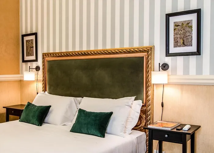 Royal Arthouse Luxury - Palazzo Caracciolo D'arena * Neapel